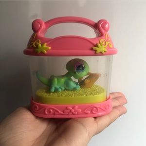 Littlest pet shop lizard and case